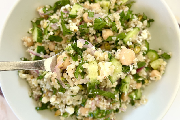 I Tried Jennifer Aniston's Favorite Salad and It's My New Favorite Lunch Prep