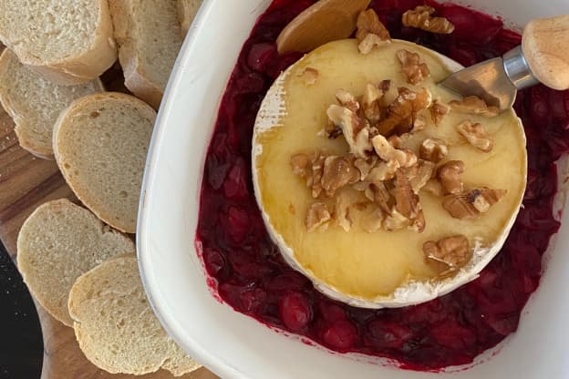 I Tried Cranberry Sauce Baked Brie, and It's a Decadent Dish I Would Serve at Any Holiday Feast