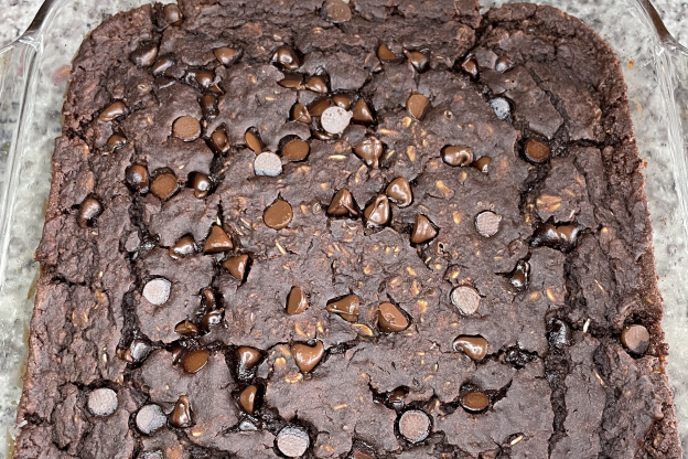 I Tried Vegan Brownie Baked Oatmeal for the First Time and I Wish I'd Known About It Sooner