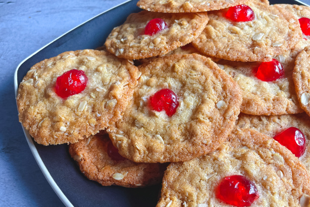 I Tried the Famous Golden Oat Cookies from the World's #1 Bed and Breakfast