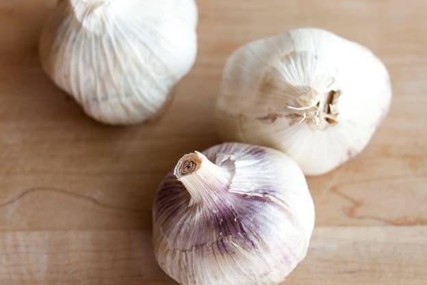 This Game-Changing Little Gadget Chops Garlic in Seconds — No Cutting Board Required