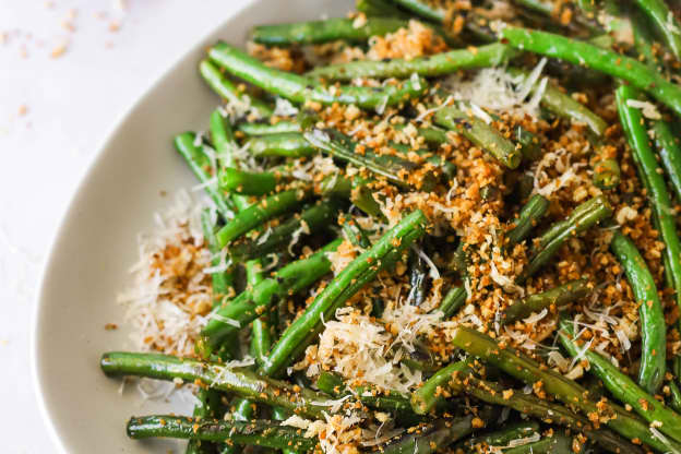 Parmesan Breadcrumbs Make These Fast and Fancy Green Beans a Star