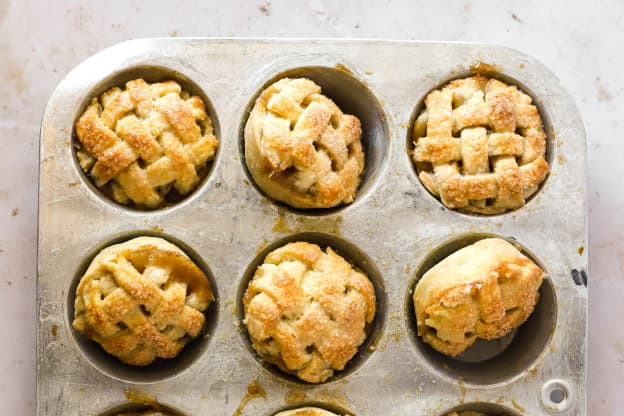 Mini Apple Pies Are Fall's Cutest Dessert