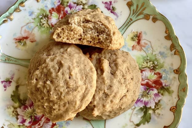 My Great-Grandma's Applesauce Cookies Are So Good That I've Been Making Them for 30 Years
