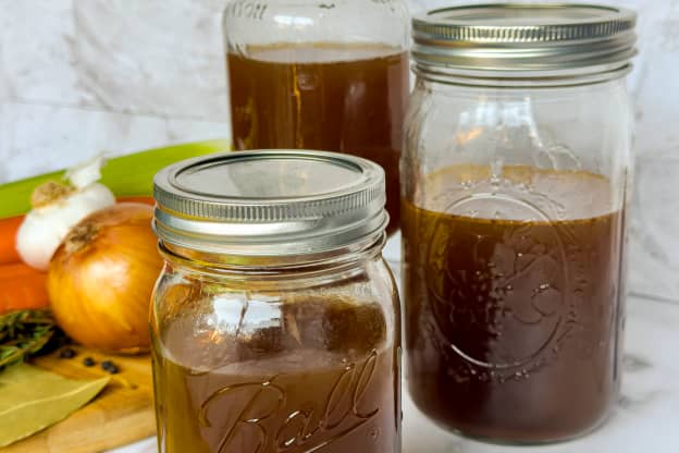 How to Make Delicious and Easy Homemade Beef Broth