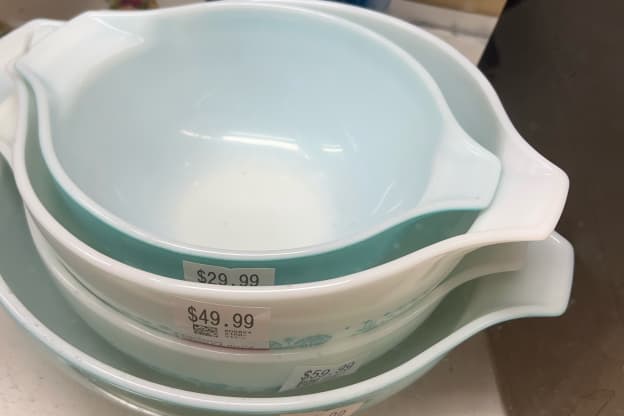 Everything You Need to Know Right Now About Shopping for Vintage Pyrex