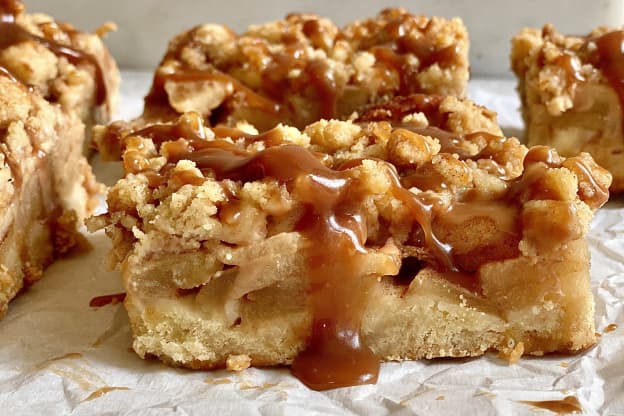 Salted Caramel Apple Pie Bars Are the Only Dessert You Need This Fall