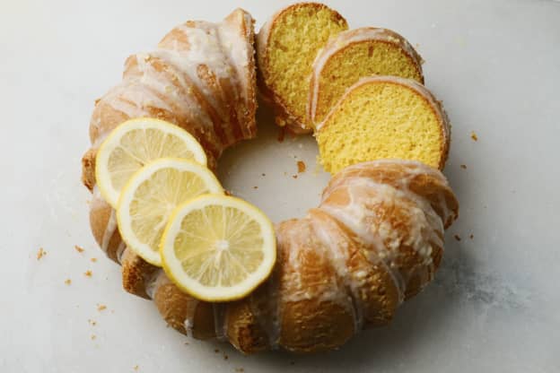 I Tried Jamie Lee Curtis' Most Beloved Lemon Cake and It's the Smartest Boxed Mix Upgrade