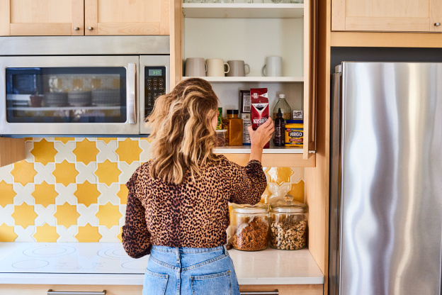 3 Things in Your Cabinets You Should Get Rid of Right Now, According to Home Stagers