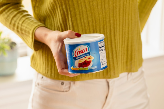 The First Thing You Should Do with a New Tub of Crisco