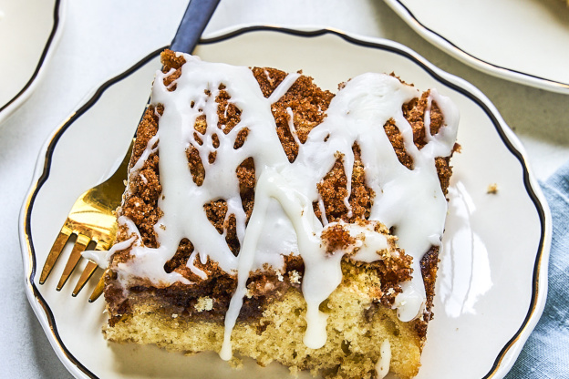 Cinnamon Roll Cake