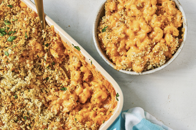 Wing Fans Will Fall in Love with this Baked Spicy Buffalo Mac and Cheese