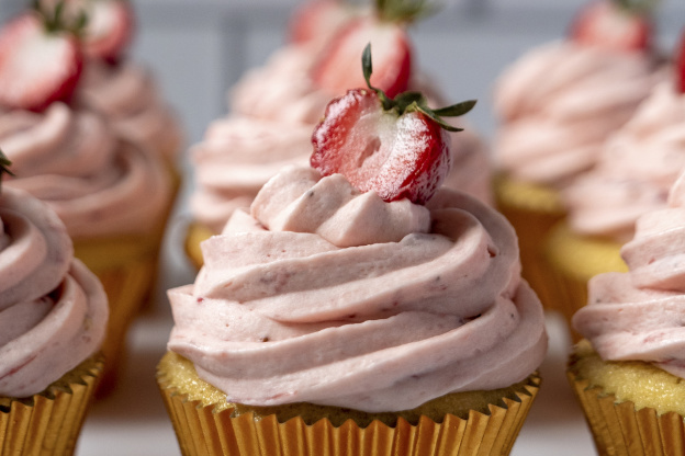 These Strawberry Cupcakes Double Down on Berry Flavor