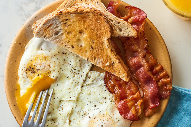 Memorize This Technique for Perfect Over-Easy Eggs