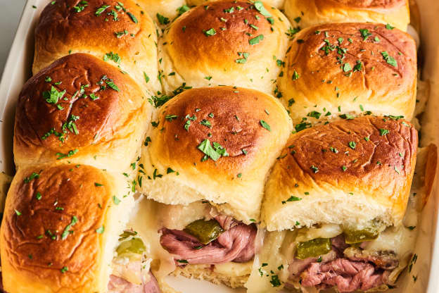 Philly Cheesesteak Hawaiian Roll Sliders Are a Brilliant Big-Batch Meal