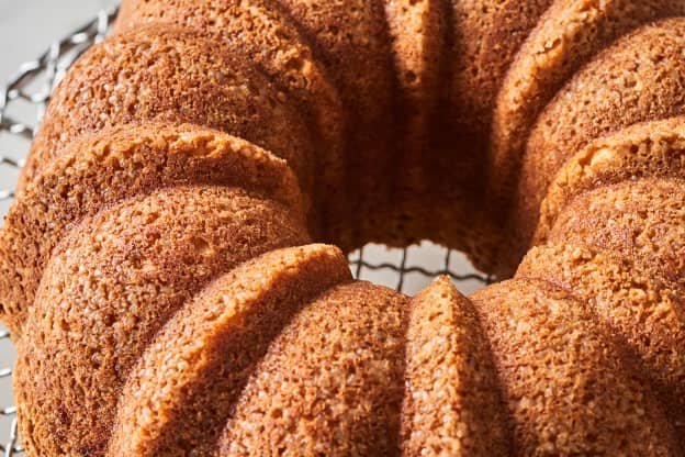 This Old-School Pan Makes Baking Cakes a Breeze