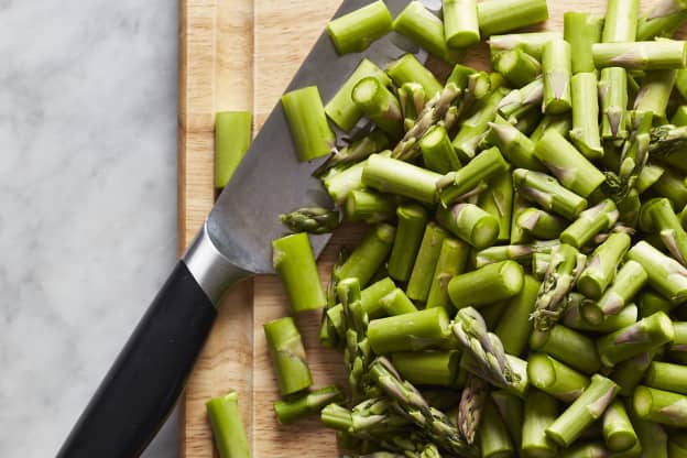 3 Simple Ways to Cut Asparagus