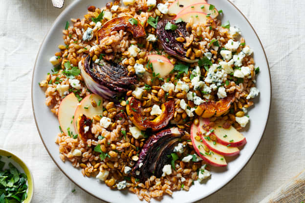 This Fall Salad Celebrates Everything You Love About Autumn