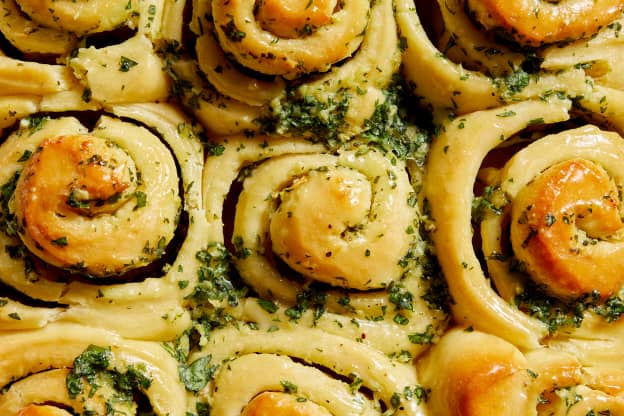 It's Official: Garlic-Swirl Rolls Are the New Garlic Knots