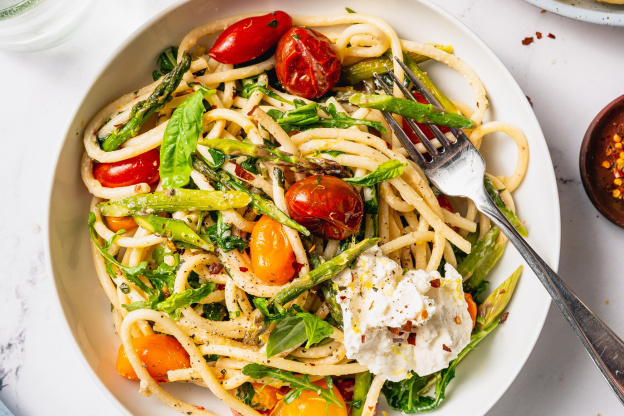 The Veggie-Packed Pasta I Can't Get Enough of Right Now