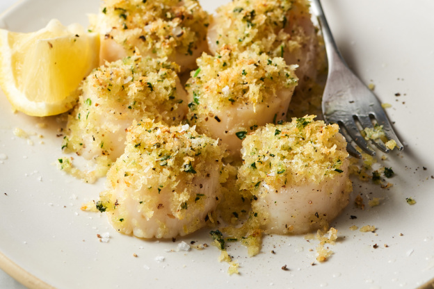 These Baked Scallops Are Topped with Tons of Buttery Breadcrumbs