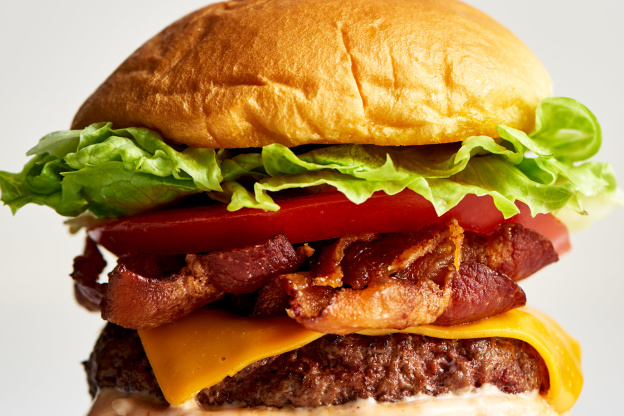 The Ultimate Bacon Cheeseburger