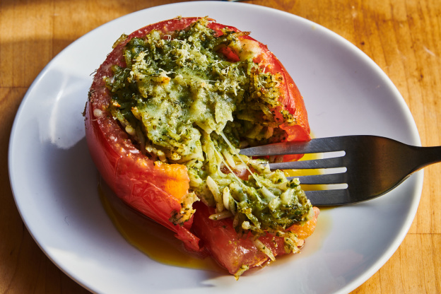 Easy, Cheesy Grilled Stuffed Tomatoes Are My New Staple