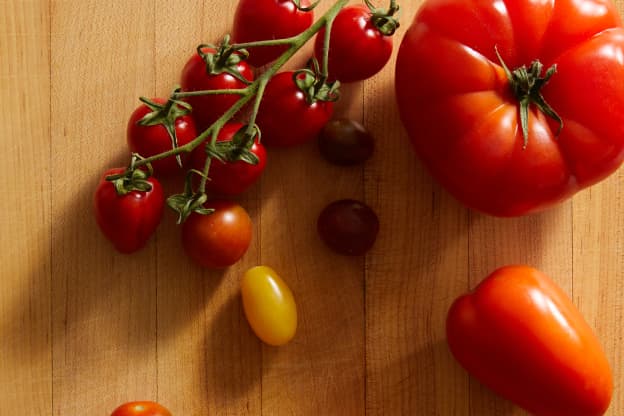 How to Tell If a Tomato Is Bad