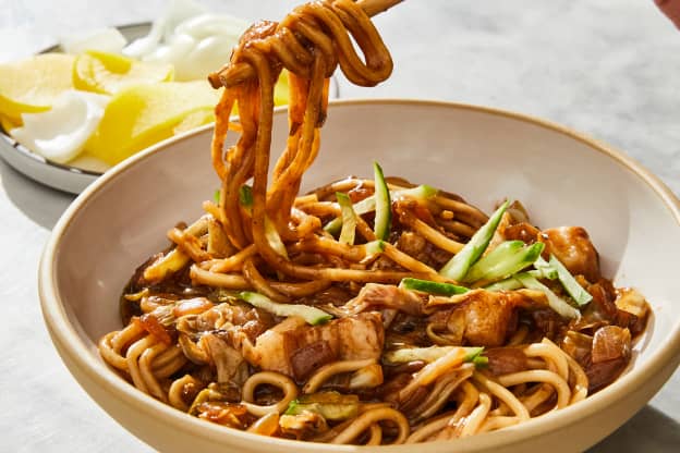 Jjajangmyeon Is Saucy and Supremely Slurpable