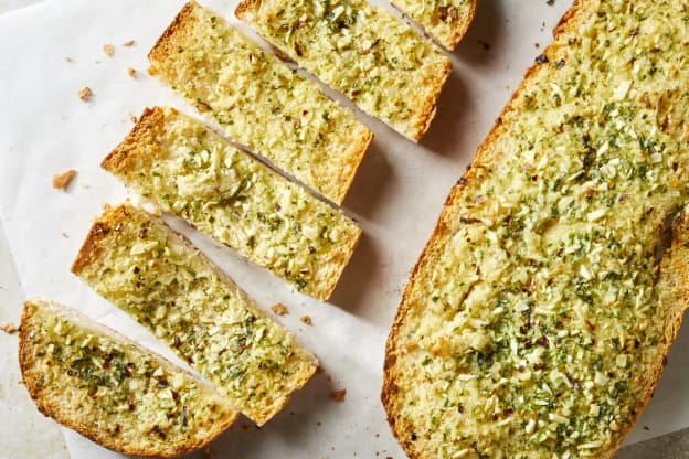 The Ingredient Combination That Makes Garlic Bread Taste 1,000 Times Better