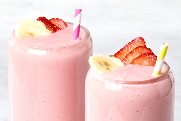 You Only Need 3 Ingredients for This Creamy Strawberry Banana Smoothie