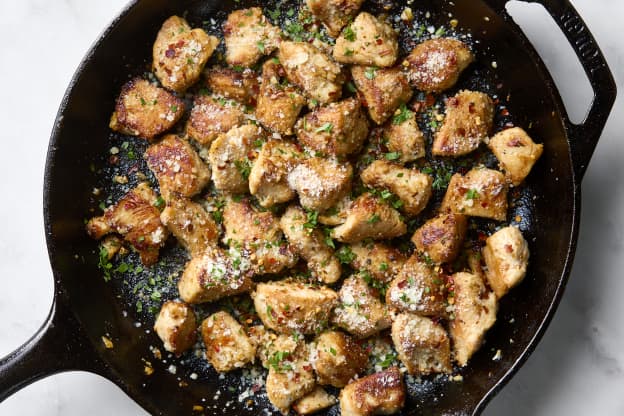 This 5-Ingredient Chicken Dinner Is So Delicious, I Ate It Straight from the Pan