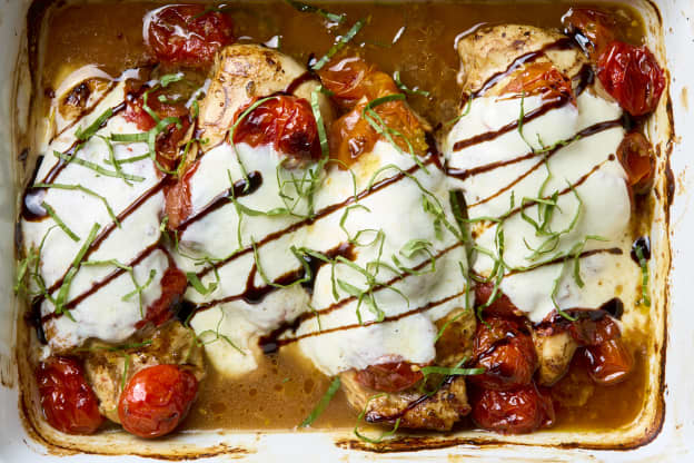 This Caprese Chicken Is So Good, I've Made It for Dinner 3 Weeks in a Row