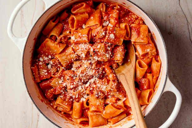 This One-Pot Pasta Sauce Is a Combo of 4 Beloved Italian Classics