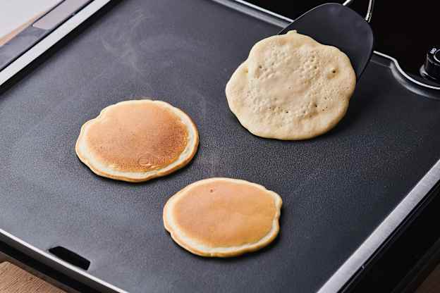 My Mom's Go-To Griddle Pan Is Lightweight, Easy to Clean, and Super Affordable