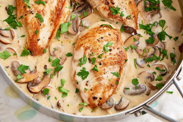 One-Pan Creamy Mushroom Chicken Is a Weeknight Miracle