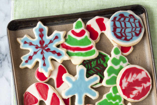 The Easiest Way to Decorate Cookies with Icing