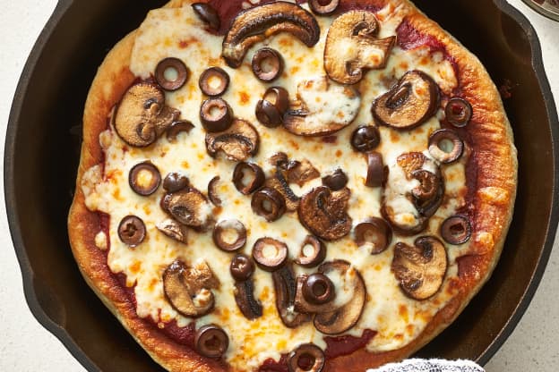 How to Make Stovetop Skillet Pizza