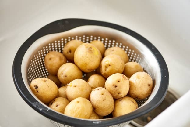 This Is the Fastest Way to Peel a Bunch of Potatoes at Once