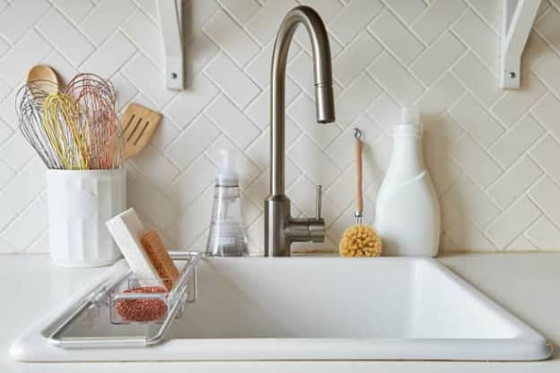 3 Telltale Signs the House You're Buying Has Hard Water Issues