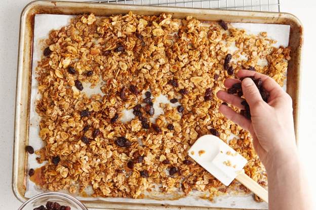 How To Make Easy Homemade Granola