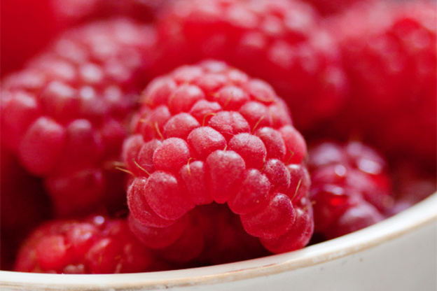 This No-Bake Raspberry-Topped Chocolate Tart Just Took the Stress Out of Dessert