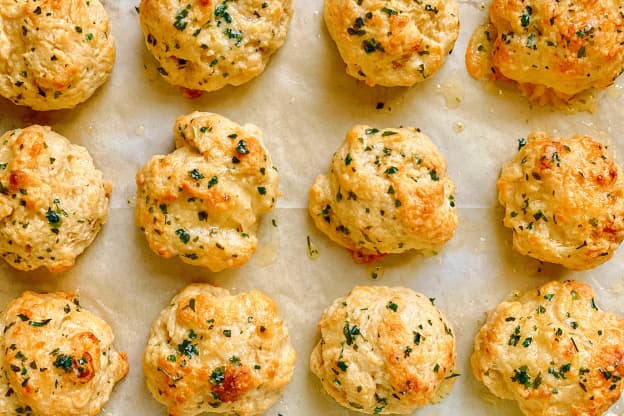 These Cheddar Bay Biscuits Are a Super-Easy Dupe for the Real Thing