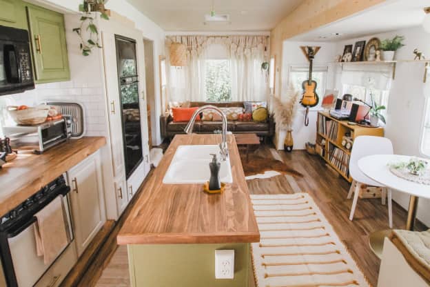 Amazon Is Selling a 2-Bedroom Tiny House That Looks Like a Cozy Wood Cabin