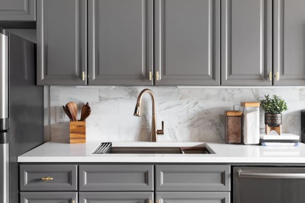 4 Kitchen Cabinet Color Trends on Their Way Out (and 3 Replacing Them)