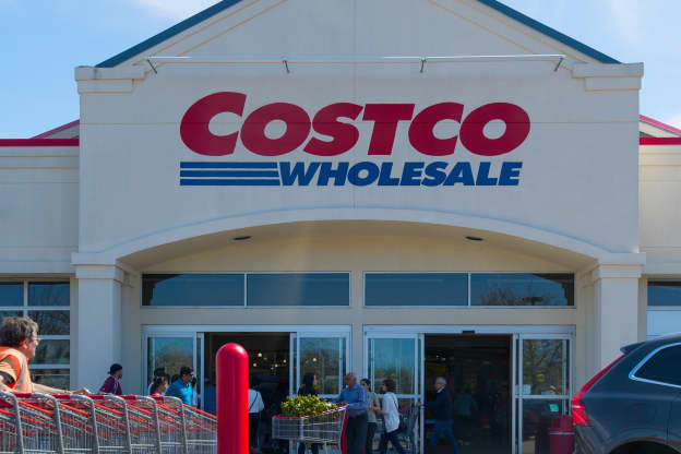 TikTok Just Showed Us This Costco Hot Dog Hack, and We Can't Believe We Never Knew About It