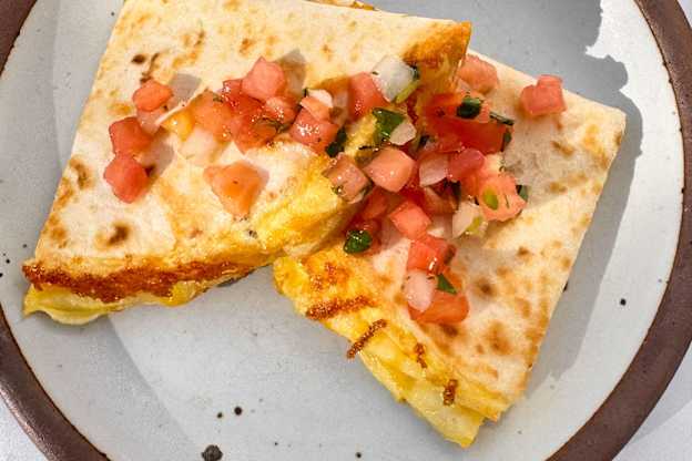 Jennifer Aniston's Scrambled Egg Hack Is 