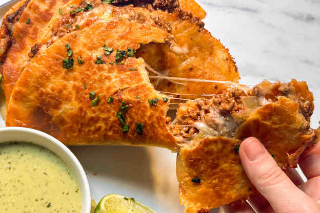 Whenever I Have Tortillas, I Make These Crispy Beef Tacos for Dinner