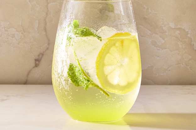 The 2-Ingredient Cocktail I'm Drinking All Summer Long (Promise It's Not Aperol Spritz)