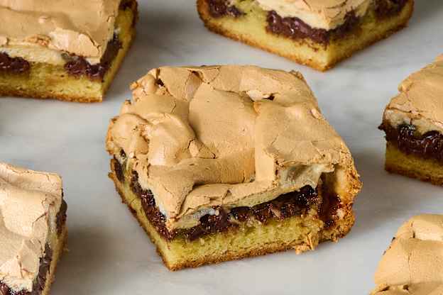 These Gooey Dessert Bars Are So Melt-in-Your-Mouth Delicious